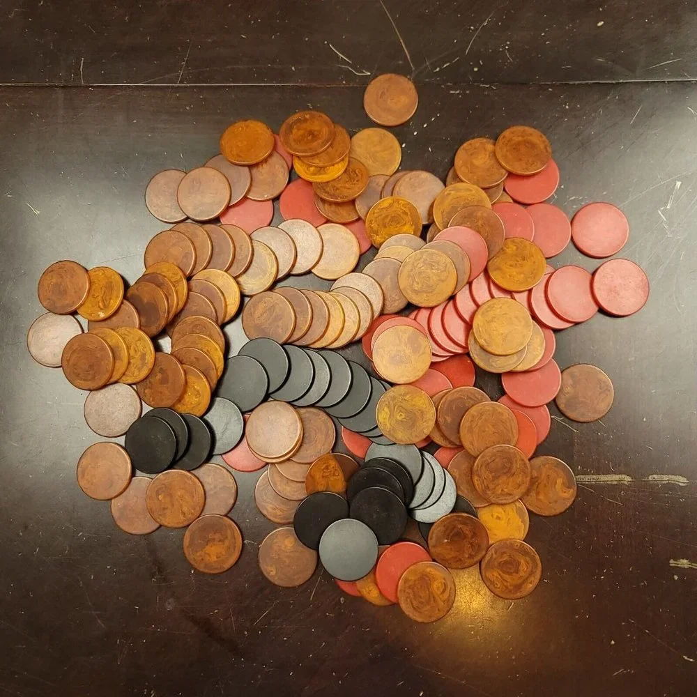 Vintage Bakelite Marbled‎ Poker Chip set Red, Black And Butterscotch Total 156
